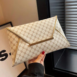 Envelop Clutch