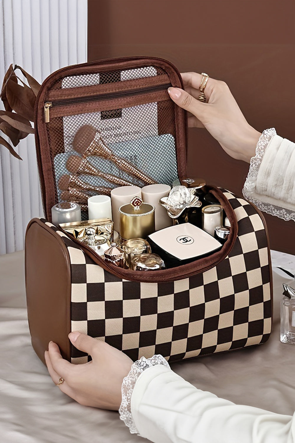 designer makeup travel bag Telena Leather Make Up Portable Bag Waterproof Cosmetic Bags for Women Large Capacity With Handle and Divider Open Lay Flat while its sleek and sophisticated exterior is designed to complement your discerning style Makeup Bags & Organizers |